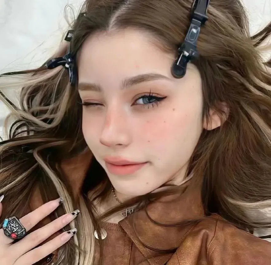 玉女戏夫